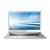 Ordinateur portable Samsung NP900X3KK01US - Ultrabook léger et élégant avec un écran antireflet de 13,3 pouces, un processeur Intel Core i7, 8 Go de RAM et une batterie à charge rapide, ce qui le rend idéal pour le travail, les études et les voyages.