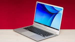 Samsung NP545XLAKA9VZ : ordinateur portable élégant de 15 pouces avec un design ultra-portable et une autonomie de batterie prolongée.